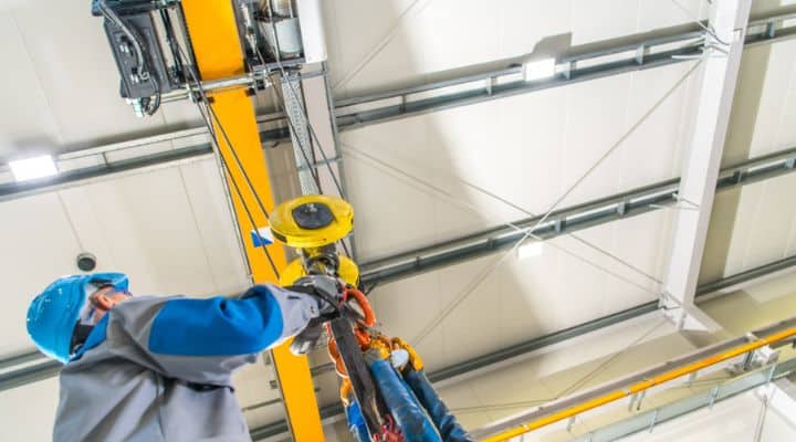 What is a Girder Crane? Types & Benefits